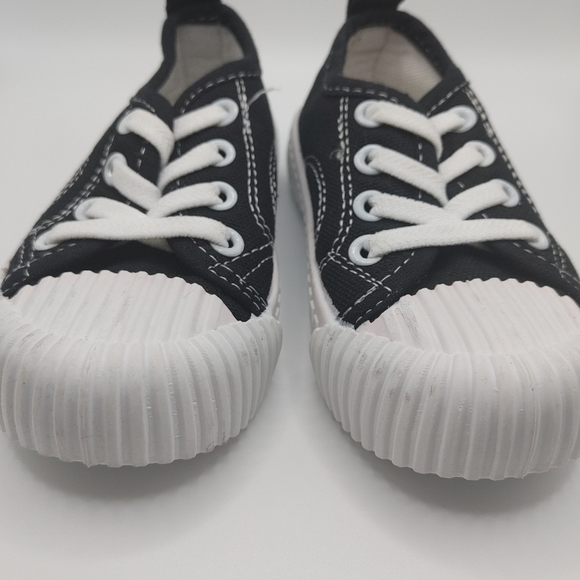 3/$25 -2 Pairs of toddler shoes from PatPat - Picture 5 of 11